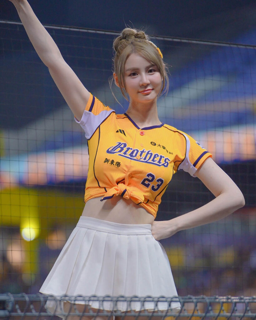 CT AMAZE 短今,中華職棒中信兄弟啦啦隊 Passion Sisters 成員。