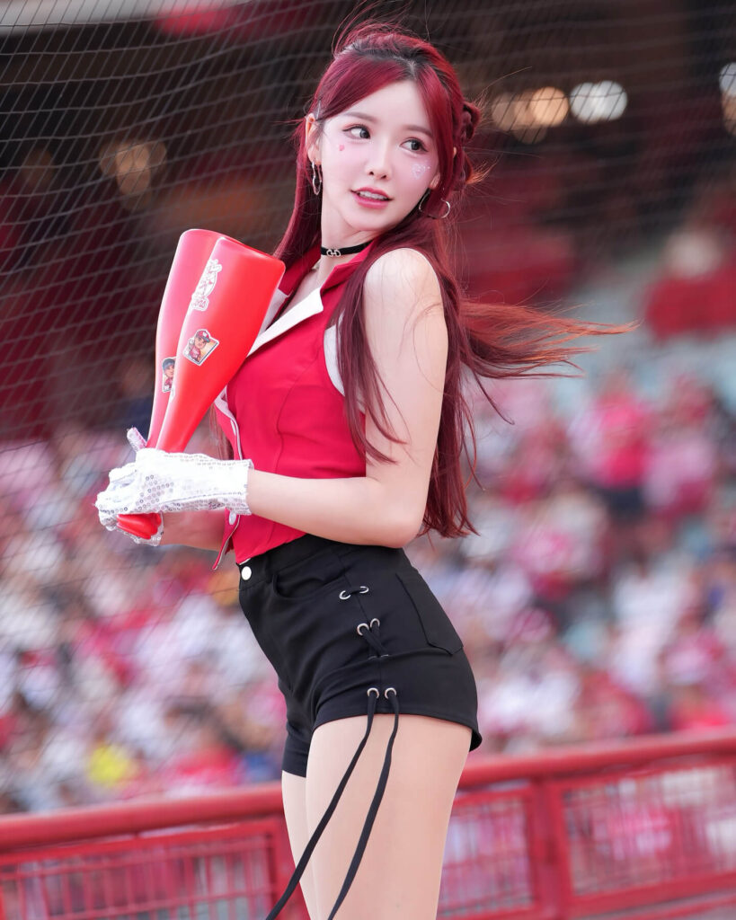 CT AMAZE 菲菲,味全龍啦啦隊 Dragon Beauties 小龍女成員。